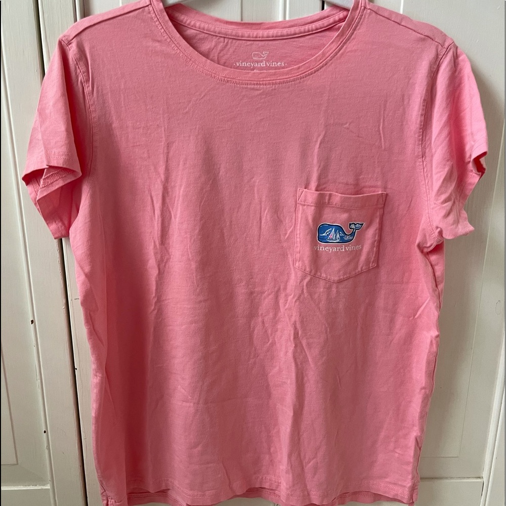 Vineyard Vines coral t shirt size S